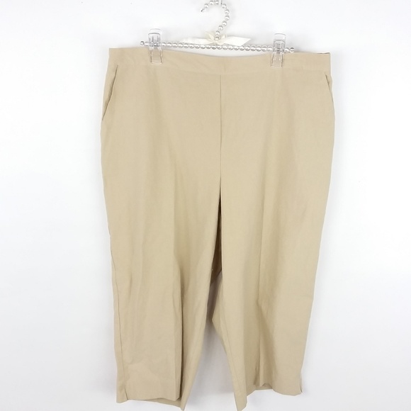 Alfred Dunner Capris Pants Khaki NWT -29 - Picture 1 of 4